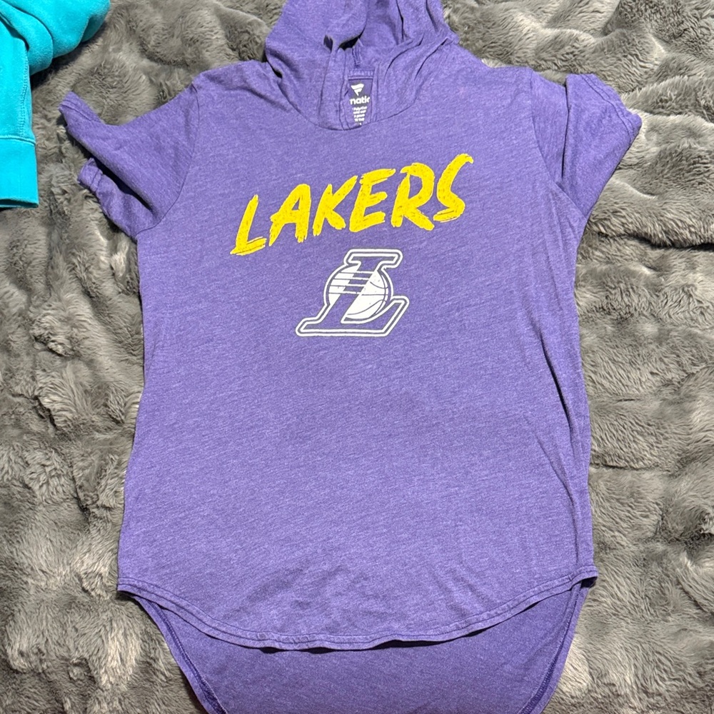 Fanatics Women’s Purple Lakers Short Sleeve Hooded Tee